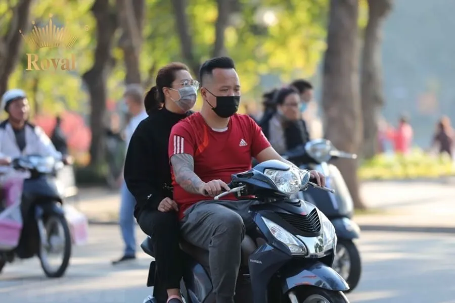 Hành vi không đội mũ bảo hiểm khi điều khiển xe máy là vi phạm pháp luật