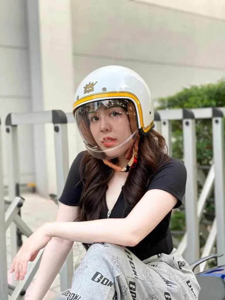 Mũ bảo hiểm 3/4 đầu có kính